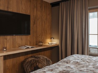 Schlafzimmer 1 mit TV