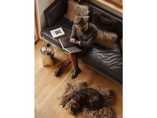 Gemütlichkeit Wohnzimmer mit Hund