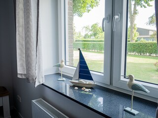 Blick aus dem Schlafzimmer in den Garten
