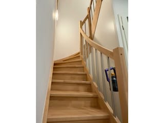 Treppe zum WZ und Bad