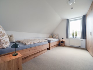 Schlafzimmer mit 2 Einzelbetten 1.OG