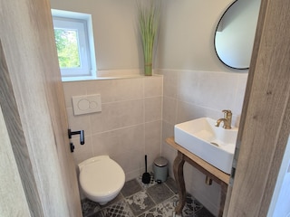 WC mit Waschbecken