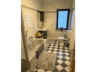 Badezimmer im 1 Obergeschoss