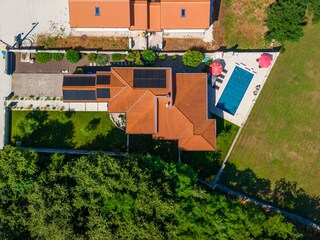 Villa Ravina mit privatem Pool und grüner Umgebung