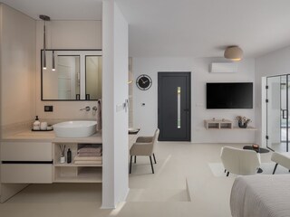 Schlafzimmer mit en-suite Bad in der Villa Amoreta