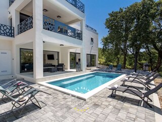 Privater Pool und Meerblick – Villa Modruna