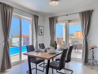 Essbereich mit Poolblick, Villa Lisetta