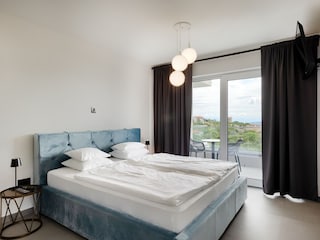 Bedroom with balcony & sea view, Villa Lavinia