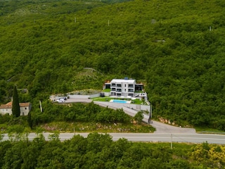 Villa Lavinia surrounded by nature in the Kvarner Bay