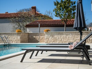 Private Pool with sun loungers in Villa Valentina, Pula