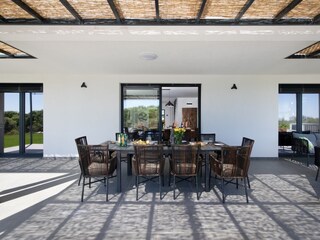 Außenessbereich der Villa nahe Medulin