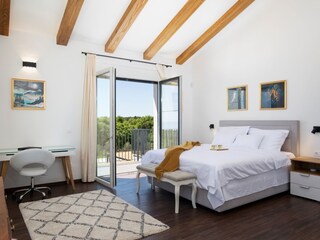 Komfortables Doppelzimmer mit Balkon in der Villa