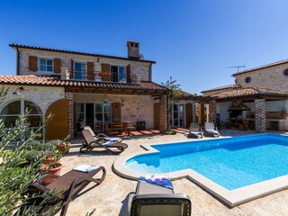 Ferienhaus in Porec mit privatem Pool