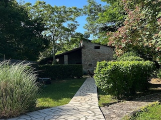 Casa Rupeni in Isterien mit schönem grünem Garten