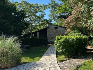 Casa Rupeni in Istria with beautiful green garden