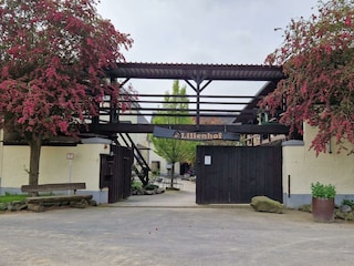 Hoftor_Lilienhof