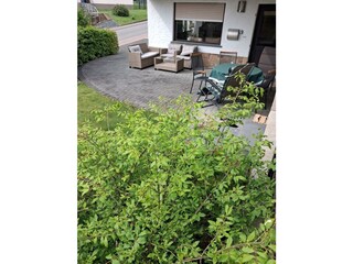 Terrasse mit Gartenblick