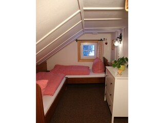 Schlafzimmer 2