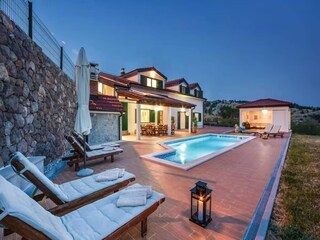 Vakantiehuis Sinj Buitenaudio-opname 7