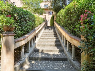 Villa Empoli Features 36
