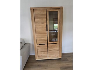 Vitrinenschrank Wildeiche