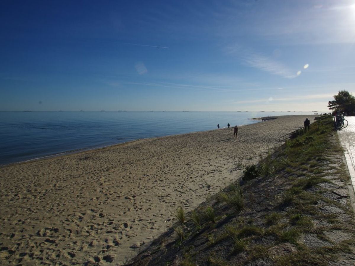 Strand beim Wellenbad (in 5 Minuten erreicht)