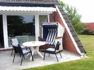 Terrasse mit Strandkorb