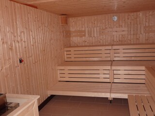 Sauna / 2 Saunen vorhanden / im Haus