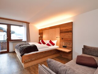 Schlafzimmer Widderstein mit Stockbett und Balkon