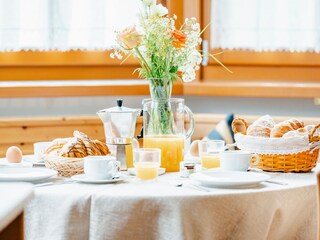 Frühstück im Sonnenlicht