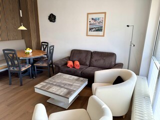 Wohnzimmer inkl. Essbereich und Sofaecke