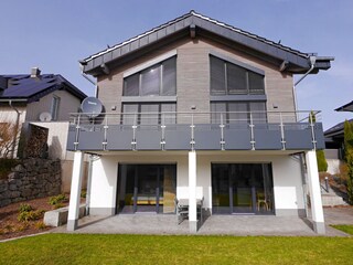 Hausansicht - Fewo Bergsicht****