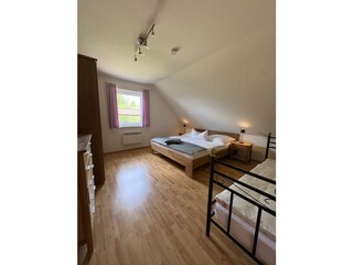 Schlafzimmer 3 für bis zu 3 Personen