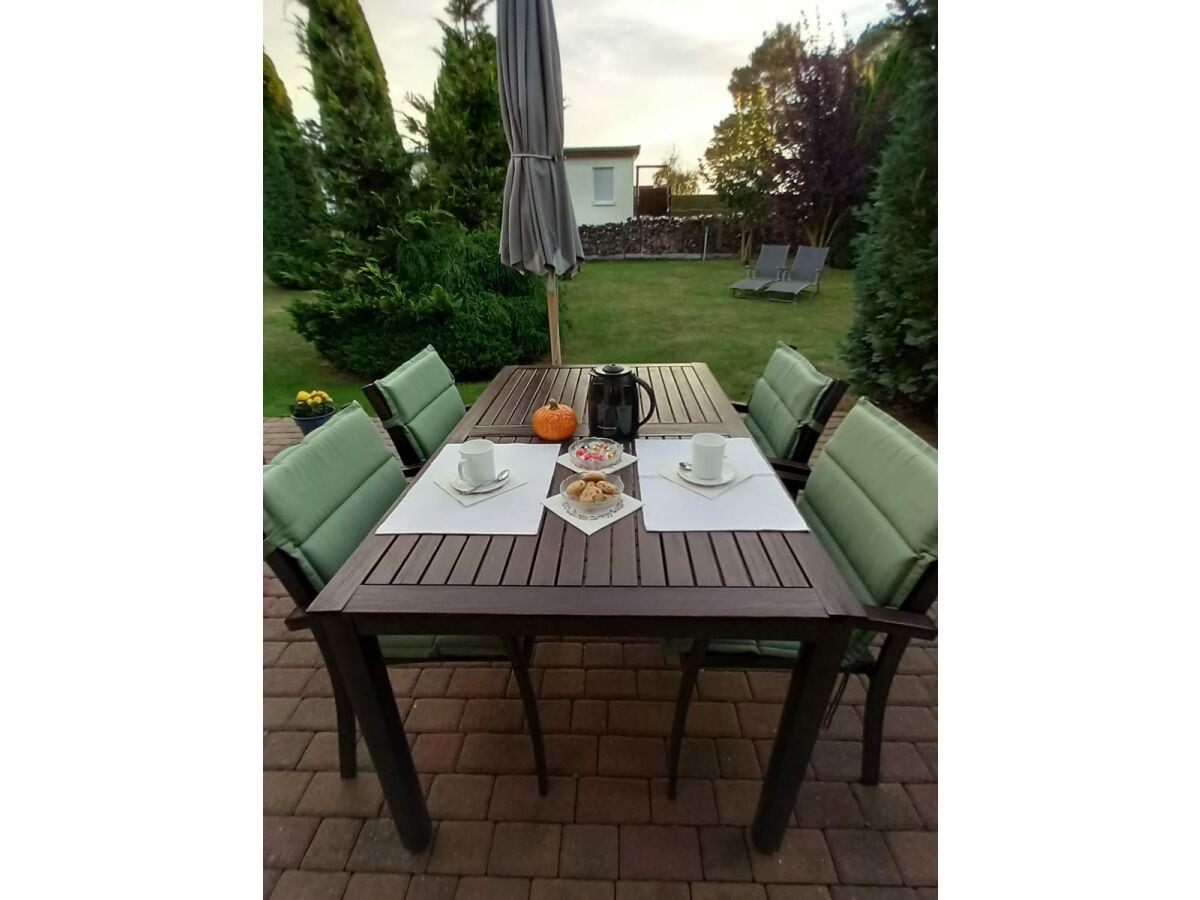 Terrasse mit Garten