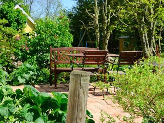 Frühstücken mit Blick auf den Teich