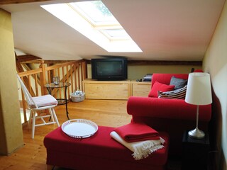 Fernsehen oder lesen auf der Galerie