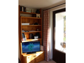 Flachbildschirm, Musikanlage, Internet