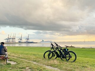 Fahrradtour am Deich Richtung  Bremerhaven