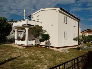 Apartment Povljana Außenaufnahme 4