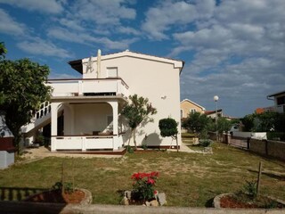 Apartment Povljana Außenaufnahme 4