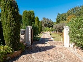 Villa Gassin Outdoor Recording 8