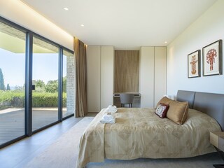 Villa Vence Features 10