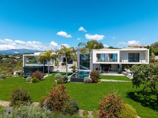 Villa Biot Outdoor Recording 1