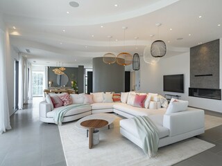 Villa Biot Outdoor Recording 11