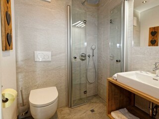 Badezimmer 2