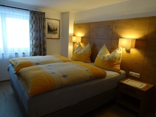 EG Wohnung Keller Zimmer 1