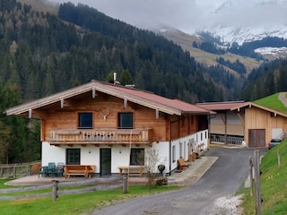 Handleralm April 23