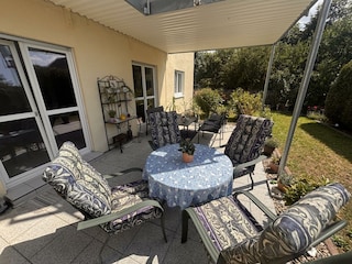 Terrasse und Garten