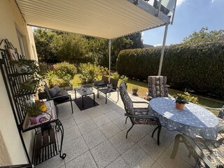 Terrasse mit Garten