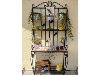 Regal auf der Terrasse